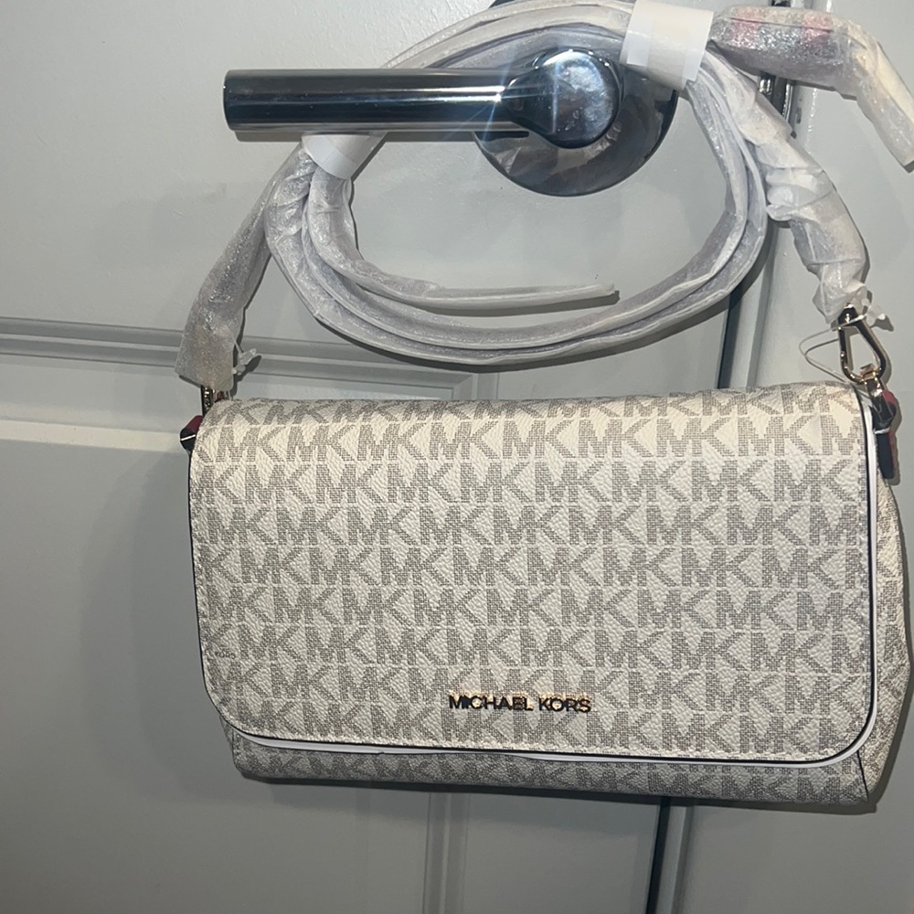 Micheal Kors Bone/ Red Mercer jet Purse